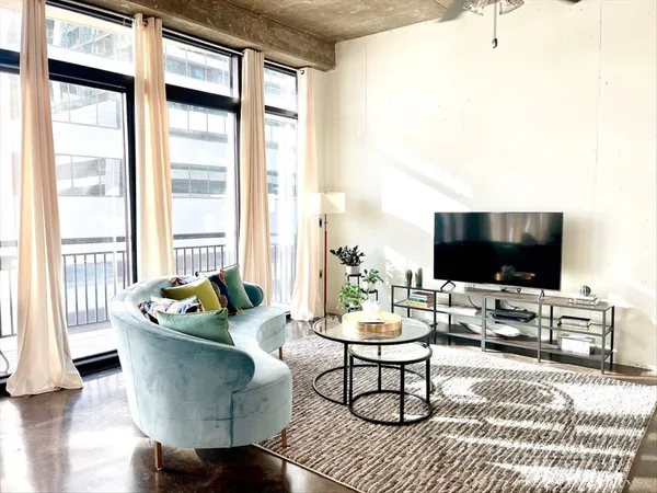 $3,500 | 311 West 5th Street, Unit 806, Austin, TX 78701