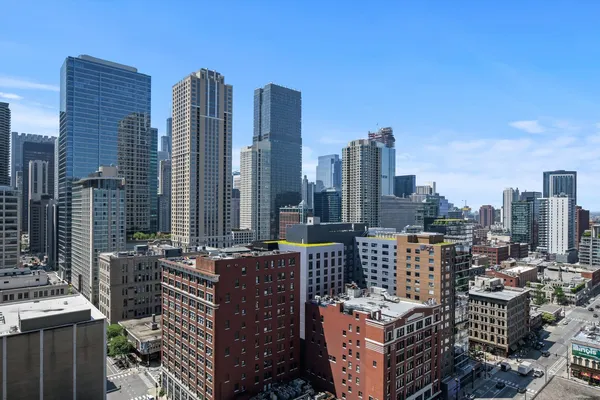 $2,900 | 545 North Dearborn Street, Unit 2209, Chicago, IL 60654