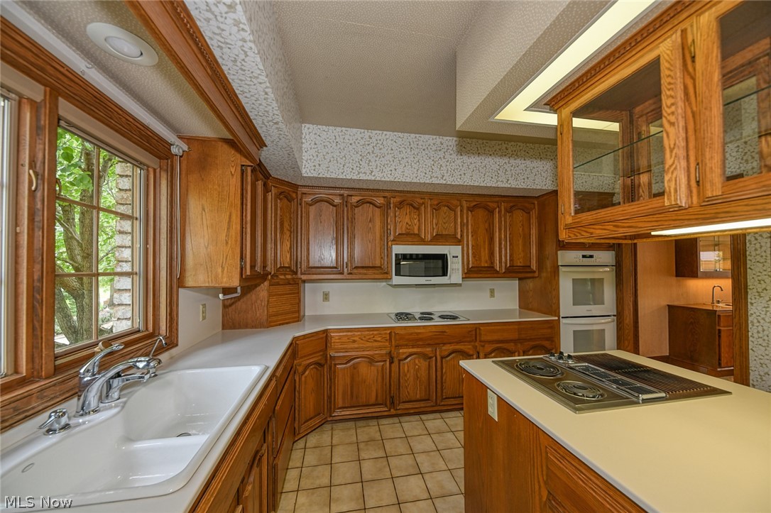 1084 Rambling Way Akron, OH 44333 - Photo 15 of 33