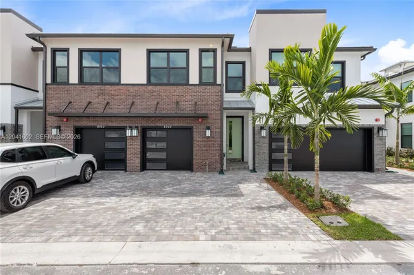 $4,000 | 8344 Northwest 7th Court, Unit 8344, Plantation, FL 33324