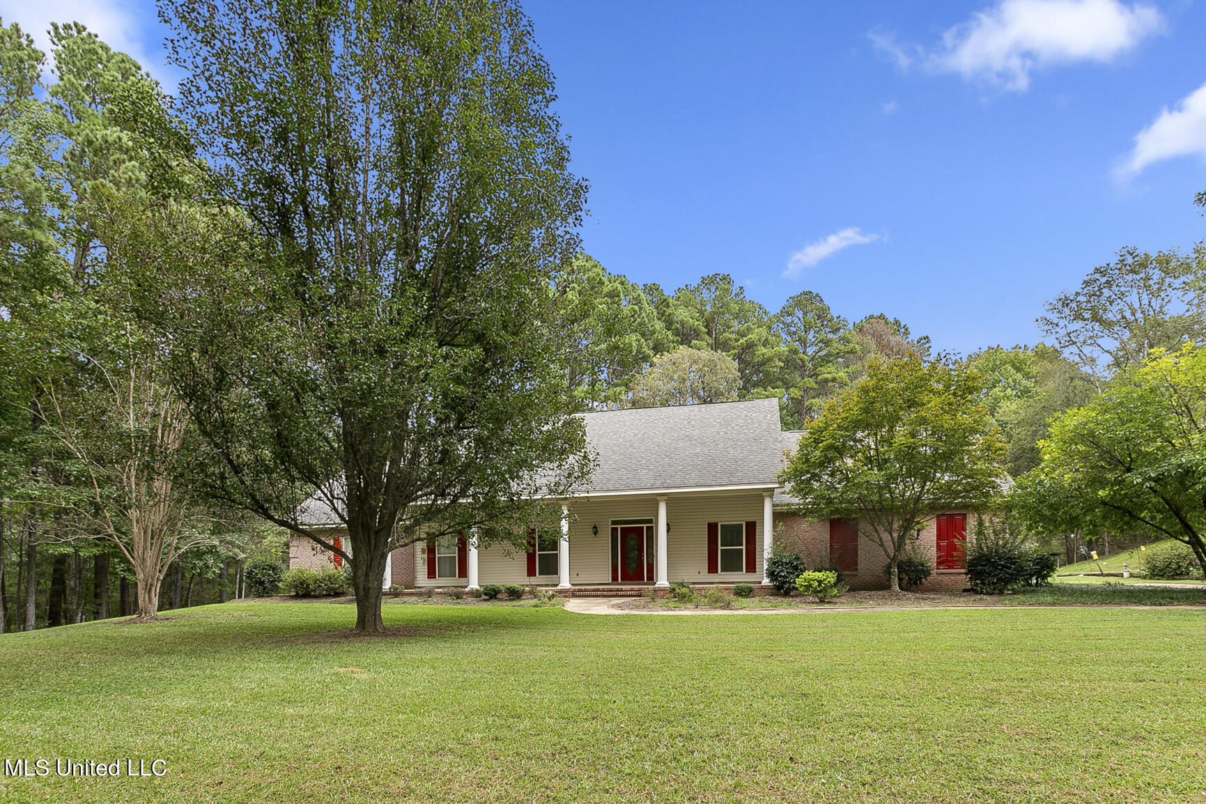 14640 Dry Grove Road Raymond, MS 39154 - Photo 1 of 52 14640 Dry Grove final-2