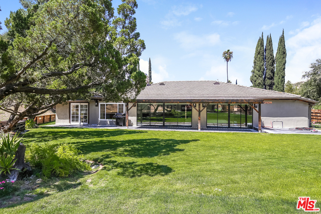 15500 Royal Ridge Road Sherman Oaks, CA 91403 - Photo 2 of 39