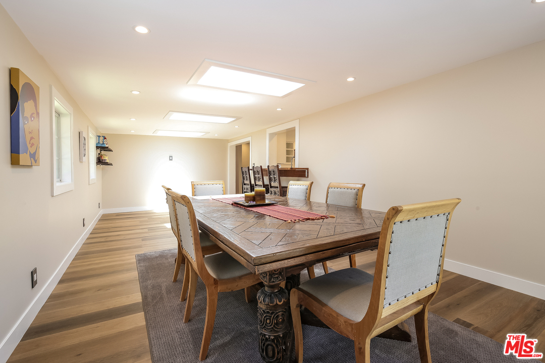 15500 Royal Ridge Road Sherman Oaks, CA 91403 - Photo 12 of 39