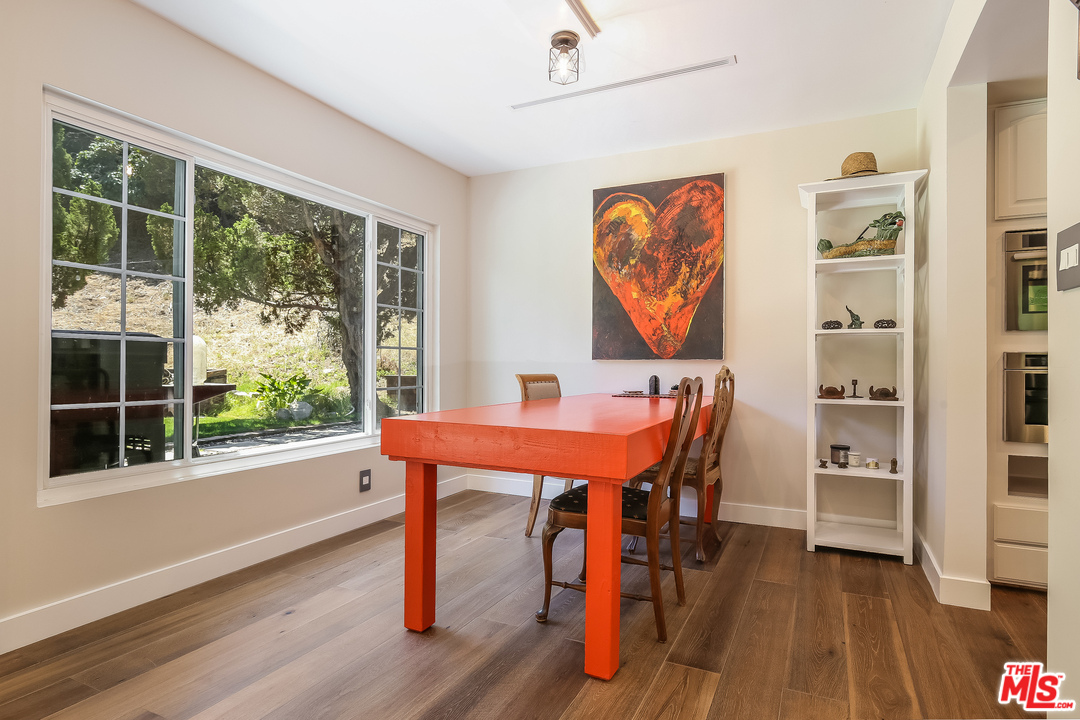 15500 Royal Ridge Road Sherman Oaks, CA 91403 - Photo 15 of 39