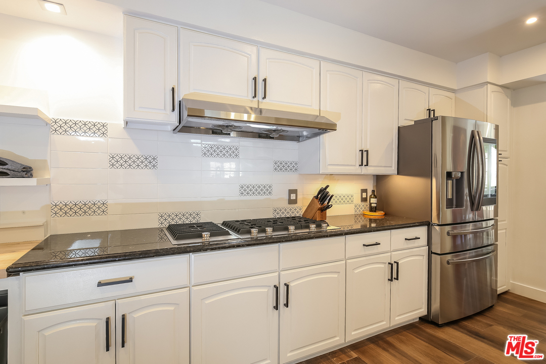 15500 Royal Ridge Road Sherman Oaks, CA 91403 - Photo 19 of 39