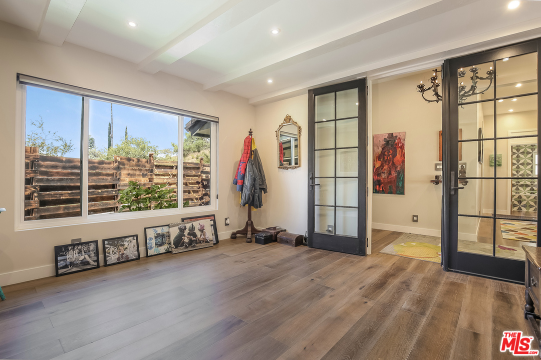 15500 Royal Ridge Road Sherman Oaks, CA 91403 - Photo 22 of 39