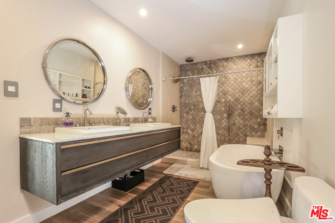 15500 Royal Ridge Road Sherman Oaks, CA 91403 - Photo 26 of 39