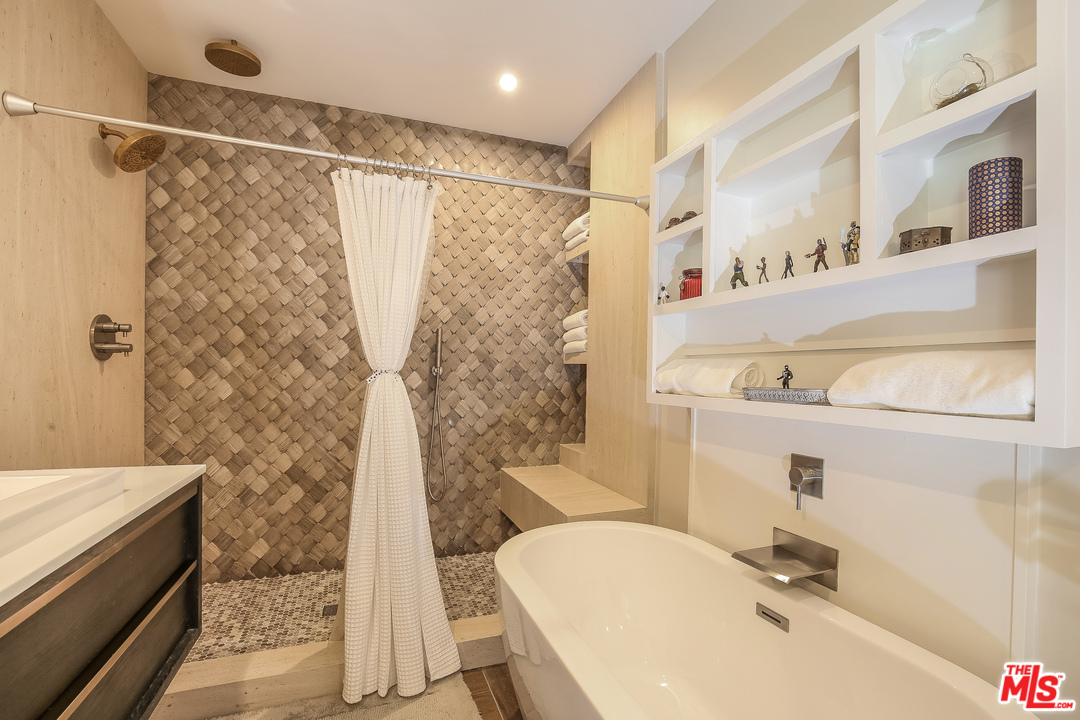 15500 Royal Ridge Road Sherman Oaks, CA 91403 - Photo 27 of 39