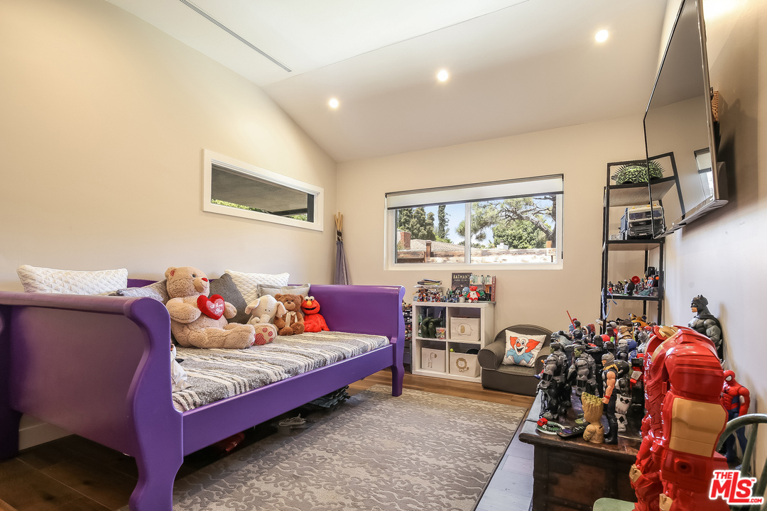 15500 Royal Ridge Road Sherman Oaks, CA 91403 - Photo 28 of 39