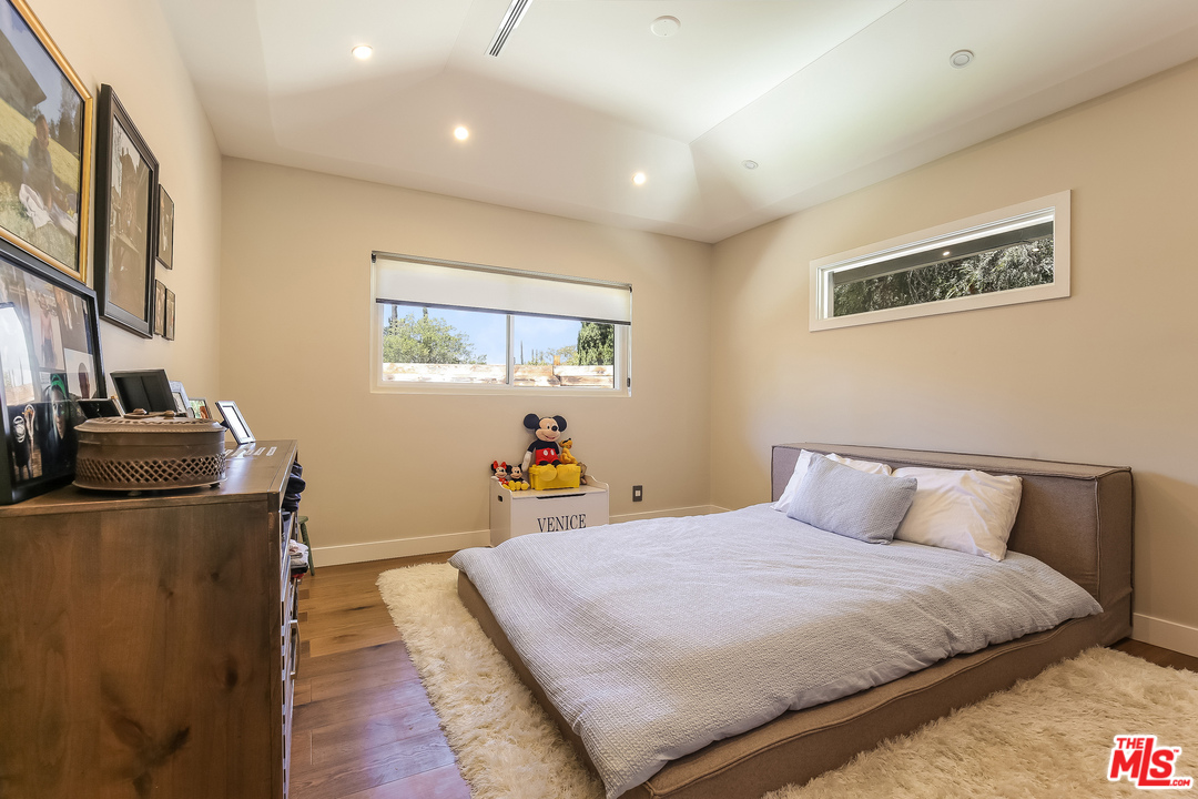 15500 Royal Ridge Road Sherman Oaks, CA 91403 - Photo 30 of 39