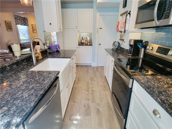 $3,150 | 18 Palmer Street, Newport, RI 02840