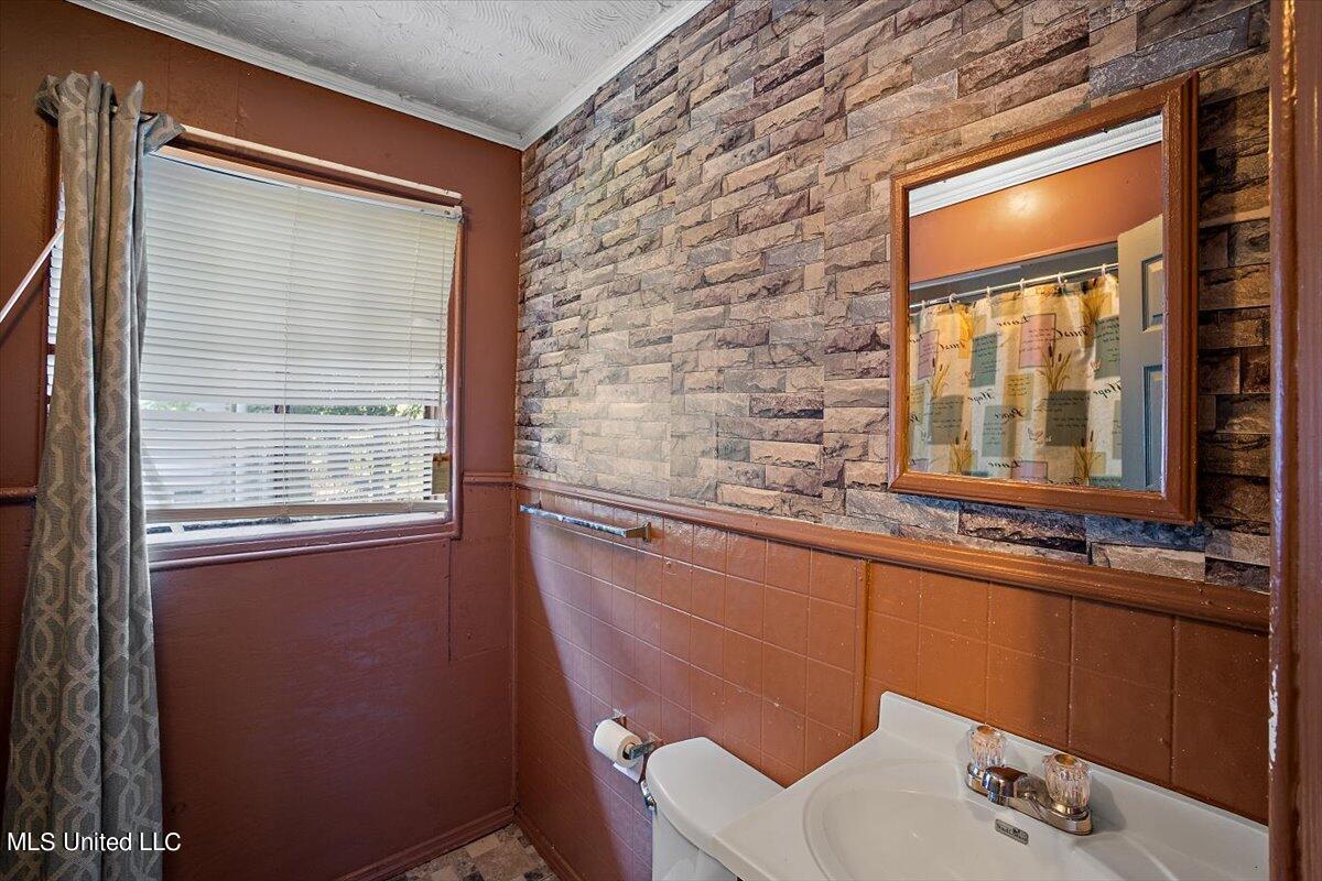 1633 West McDowell Road Jackson, MS 39204 - Photo 11 of 14 15-1633 W McDowell Rd