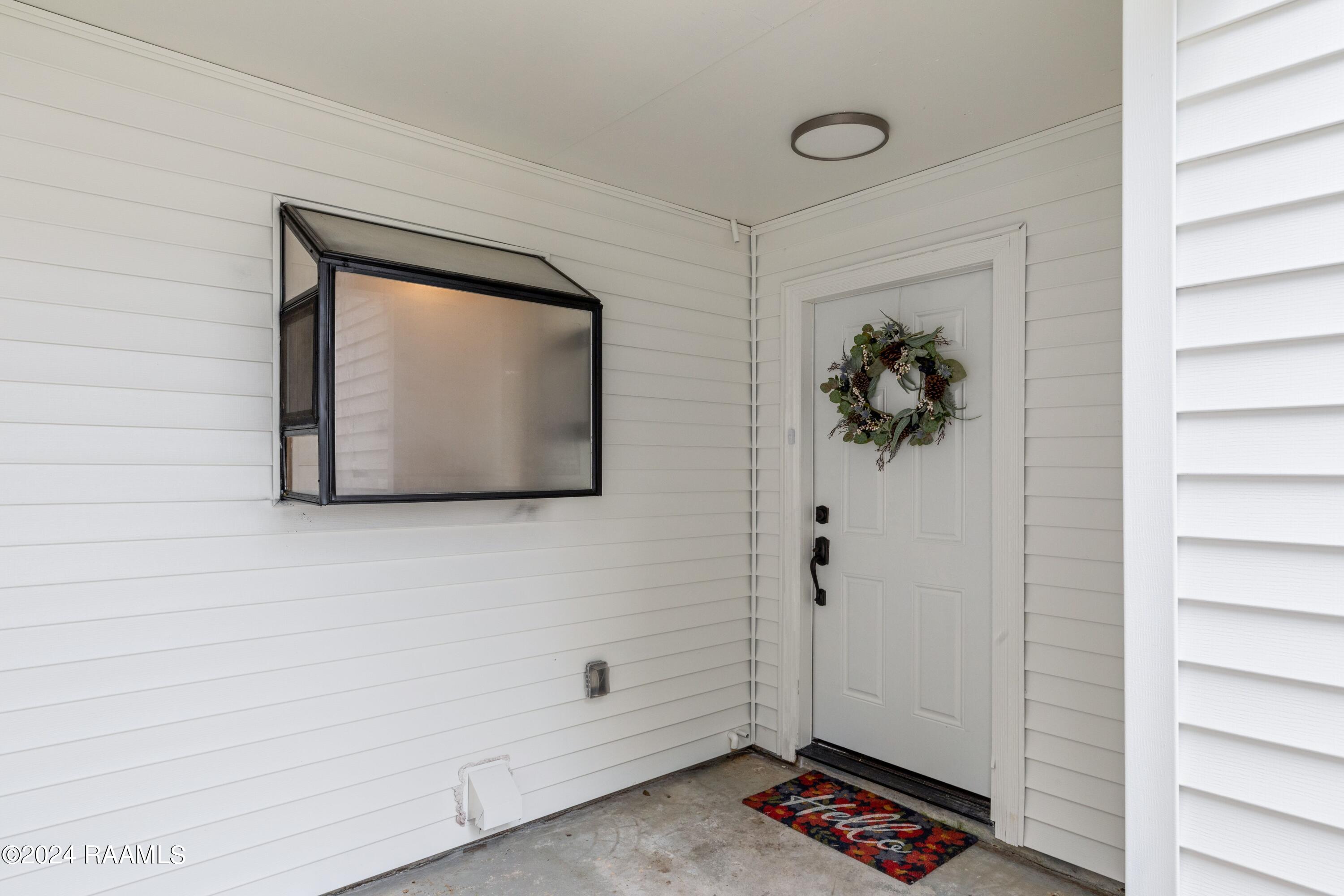 102 Sedric Drive Duson, LA 70529 - Photo 2 of 27 Front entry