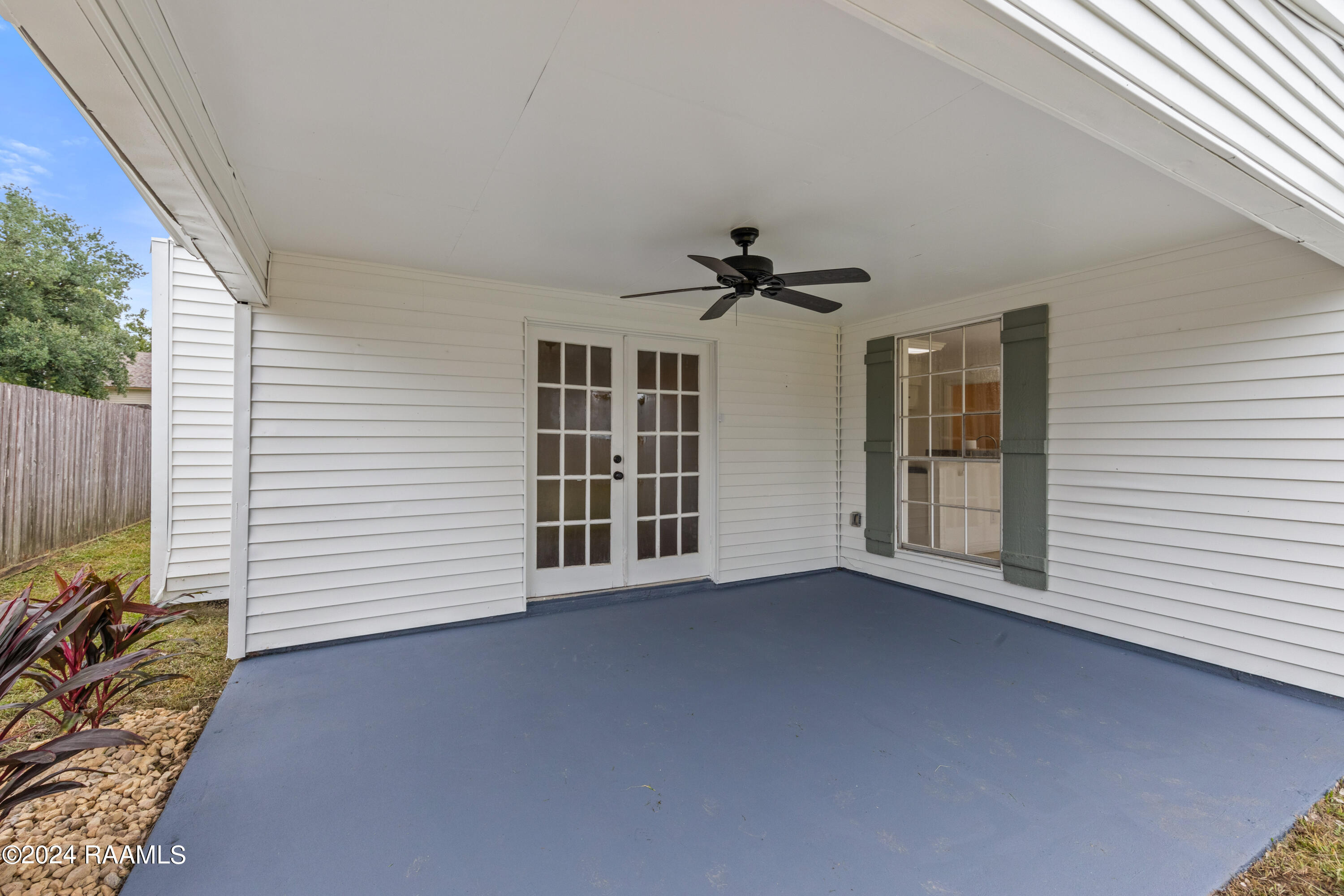 102 Sedric Drive Duson, LA 70529 - Photo 8 of 27 Patio 1