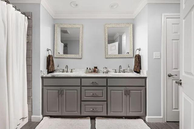 $5,500 | 706 West Avenue, Unit C, Austin, TX 78701