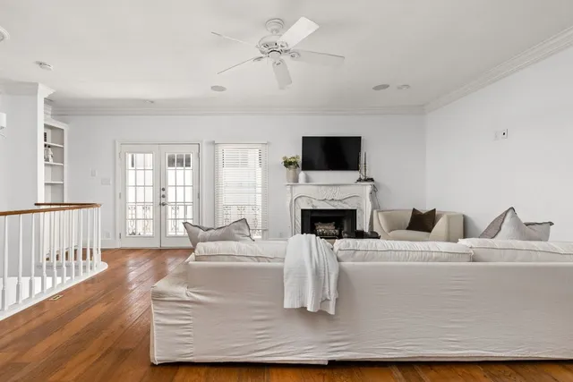 $5,500 | 706 West Avenue, Unit C, Austin, TX 78701