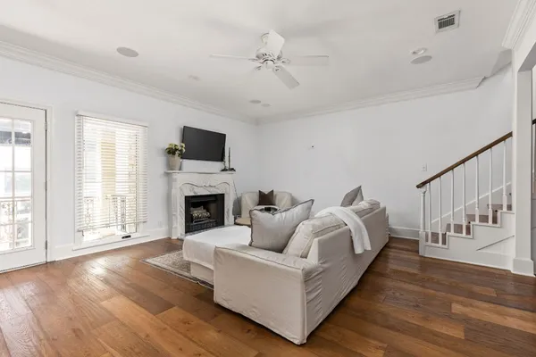 $4,999 | 706 West Avenue, Unit C, Austin, TX 78701