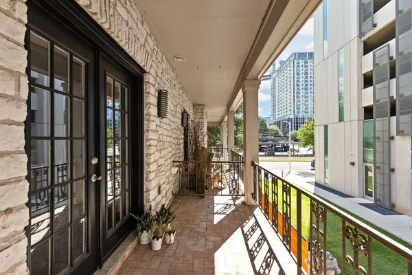 $4,999 | 706 West Avenue, Unit C, Austin, TX 78701