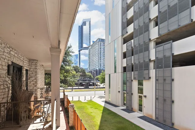 $5,500 | 706 West Avenue, Unit C, Austin, TX 78701