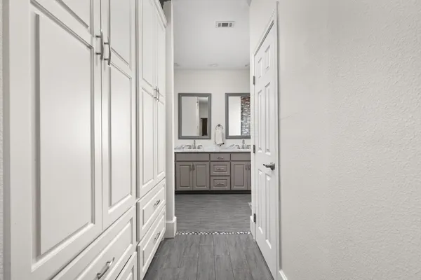 $4,999 | 706 West Avenue, Unit C, Austin, TX 78701