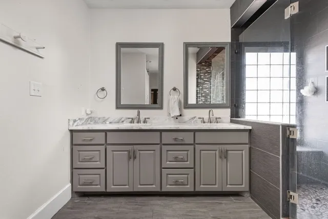 $5,500 | 706 West Avenue, Unit C, Austin, TX 78701