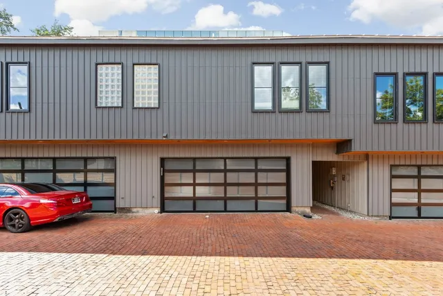 $5,500 | 706 West Avenue, Unit C, Austin, TX 78701