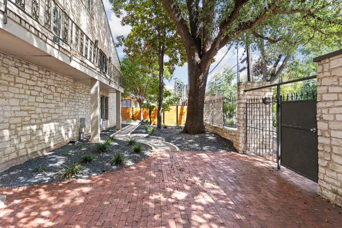 706 West Avenue, Unit C Austin, TX 78701 - Photo 4 of 39