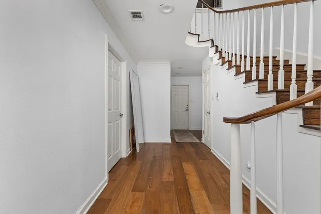 $5,500 | 706 West Avenue, Unit C, Austin, TX 78701