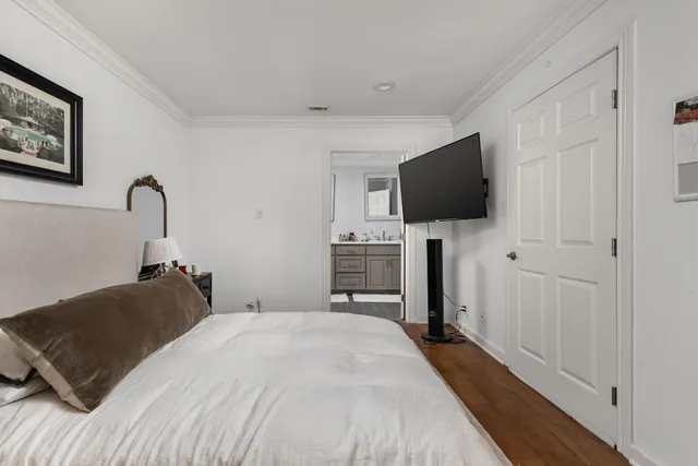 $5,500 | 706 West Avenue, Unit C, Austin, TX 78701