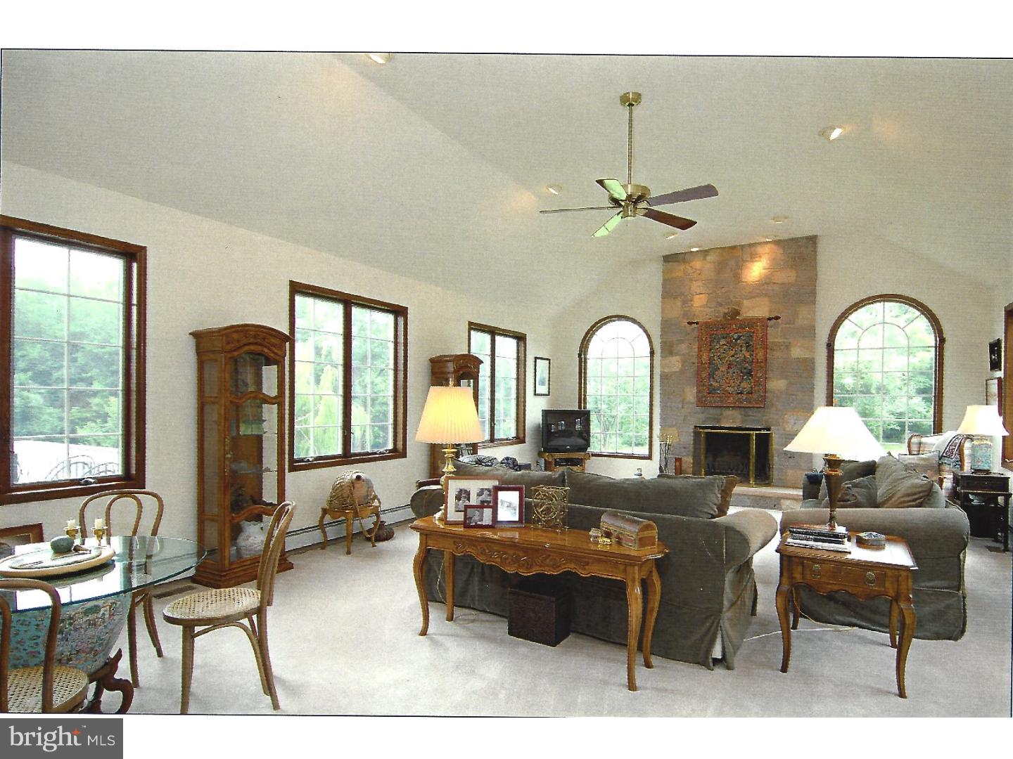460 Hilltop Road Riegelsville, PA 18077 - Photo 5 of 15 Family Room