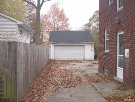 3556 Cumberland Road Berkley, MI 48072 - Photo 4 of 18 PB040006F