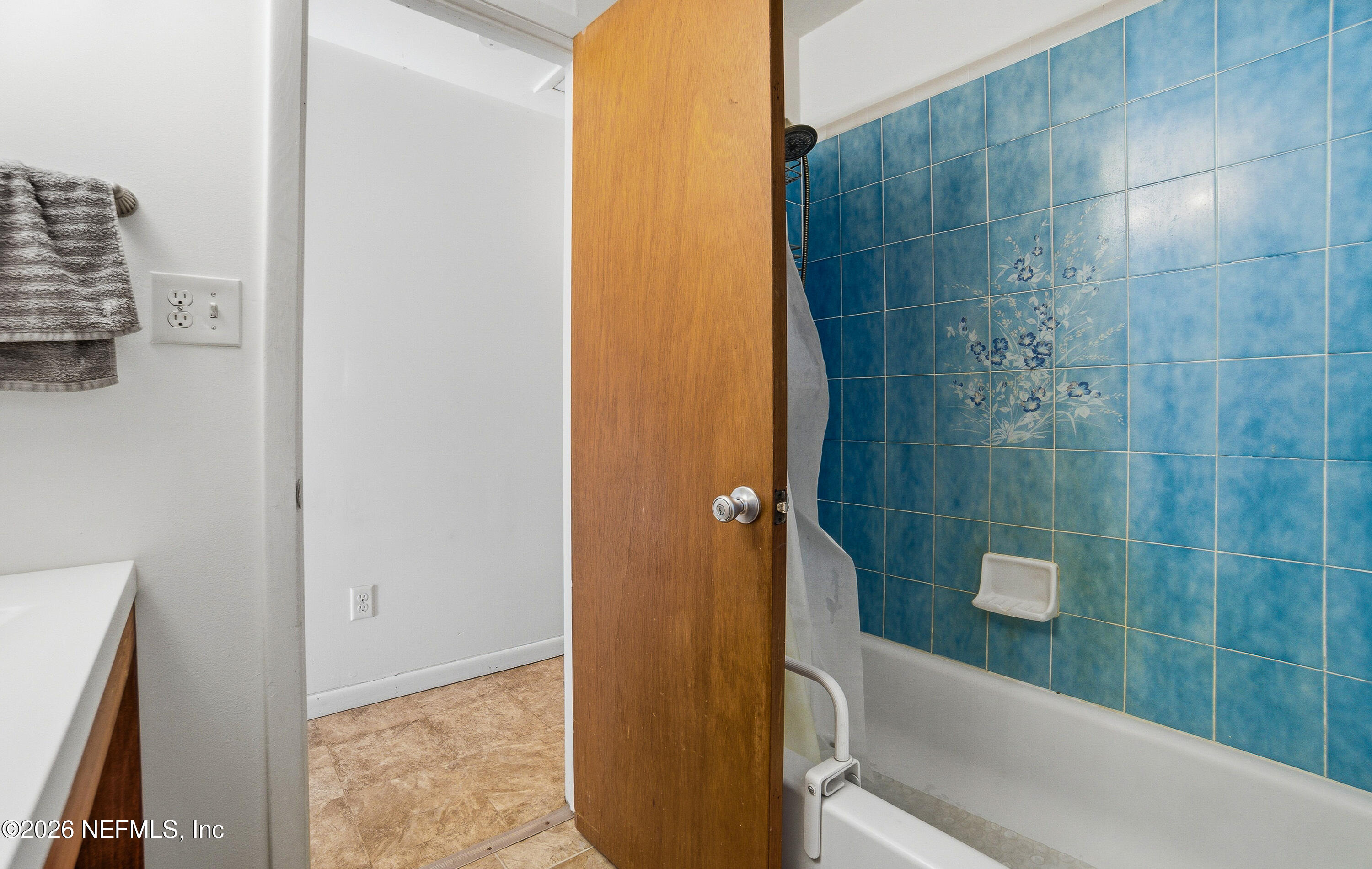 18273 Highway 16 Starke, FL 32091 - Photo 16 of 42 a bathroom with a shower