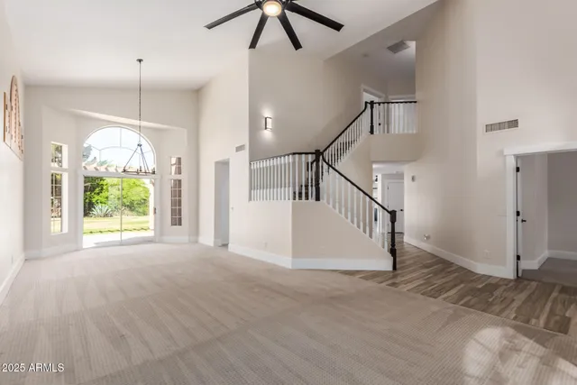 a view of livingroom with furniture