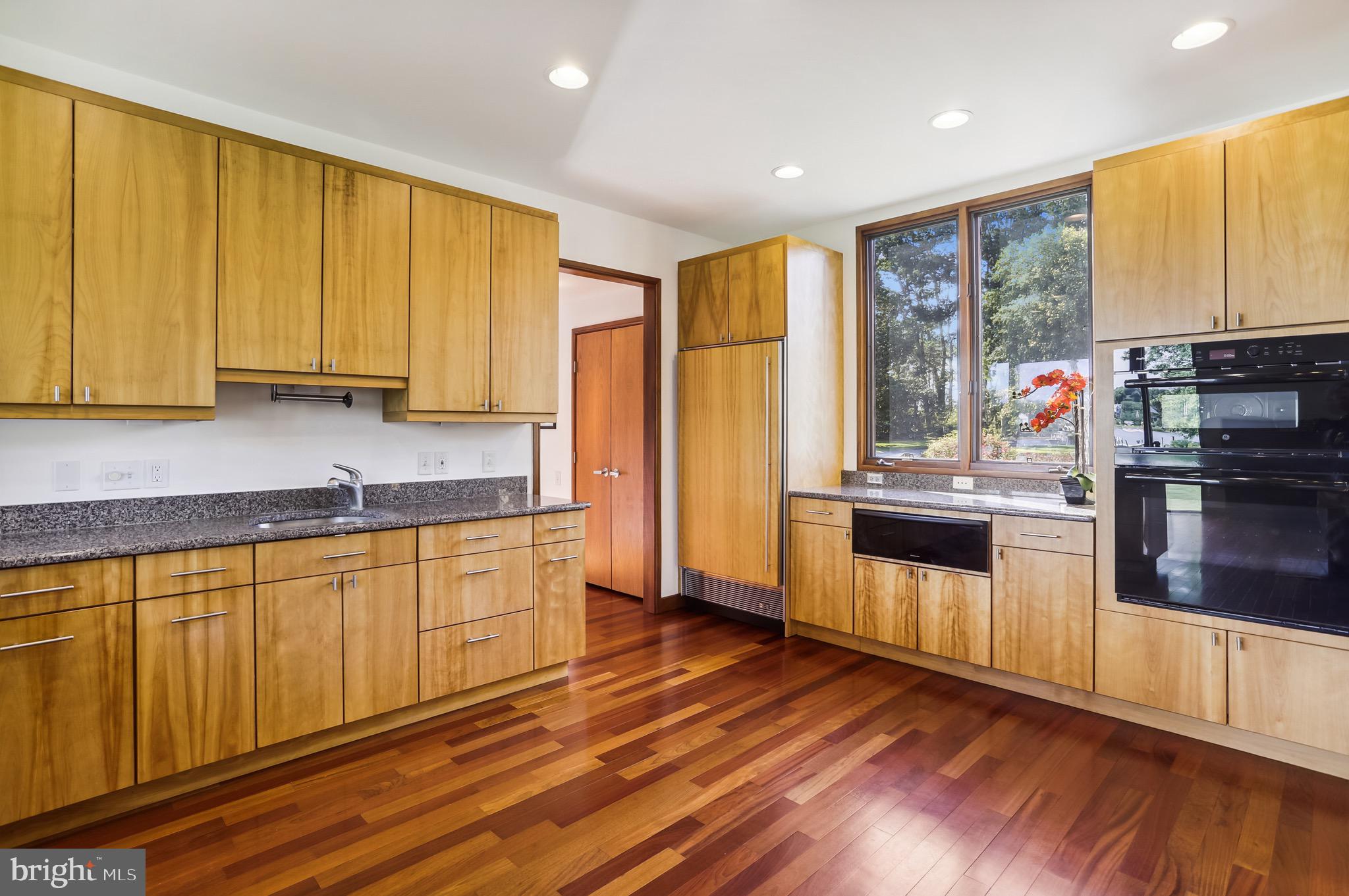 4168 Cadle Creek Road Edgewater, MD 21037 - Photo 19 of 80 Sub-zero refrig. and Kitchen-Aid warming drawer.