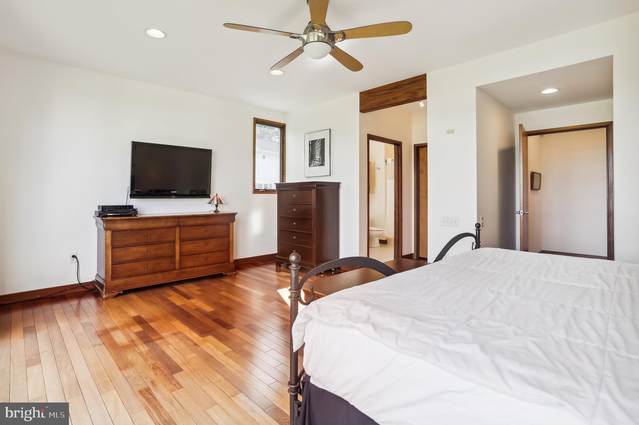 4168 Cadle Creek Road Edgewater, MD 21037 - Photo 26 of 80 Primary bedroom.