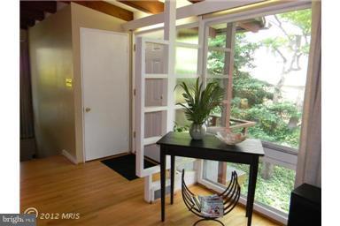 6701 Queens Ferry Road Baltimore, MD 21239 - Photo 21 of 30 Foyer