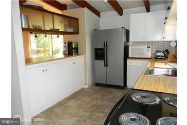 6701 Queens Ferry Road Baltimore, MD 21239 - Photo 6 of 30 Kitchen