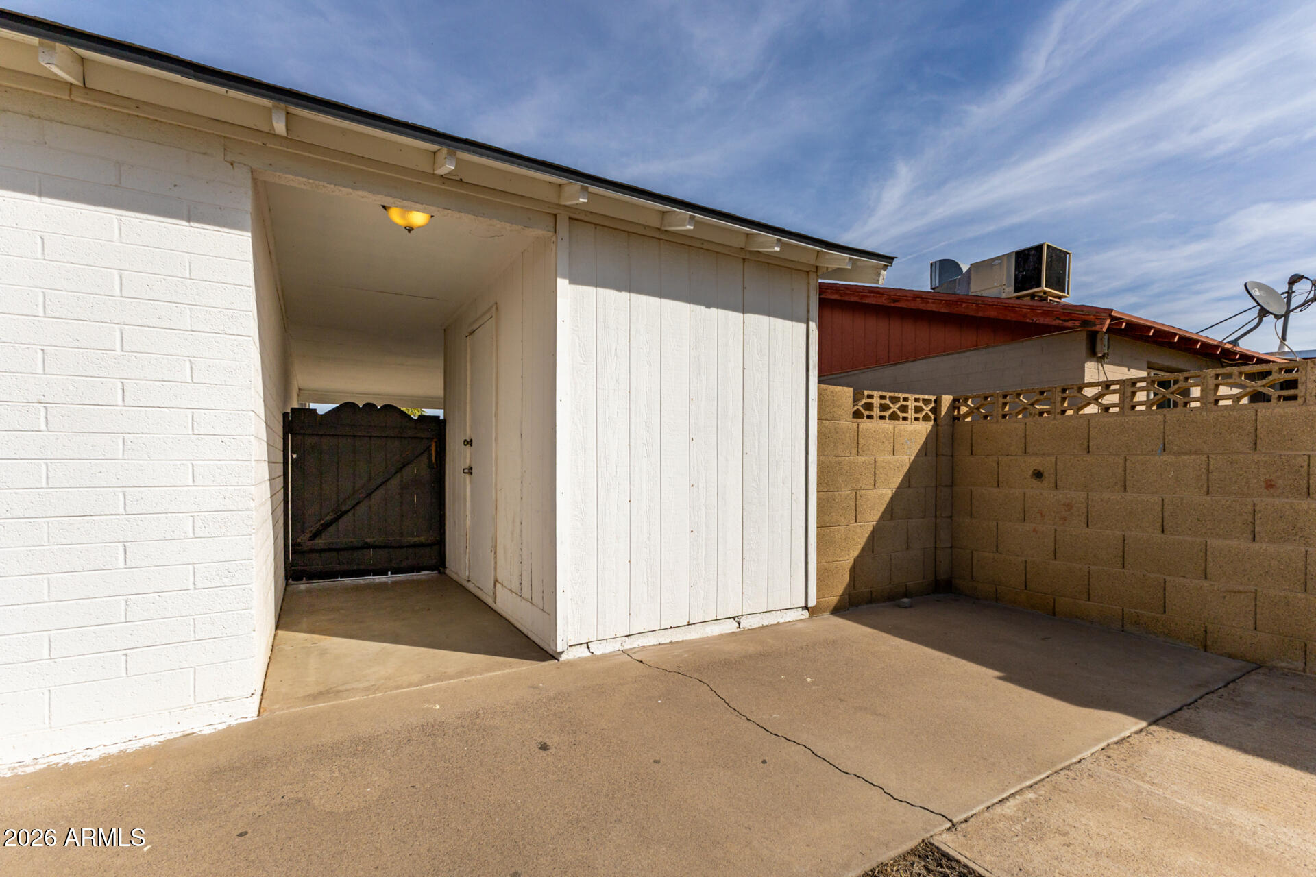 7265 West Camelback Road Phoenix, AZ 85033 - Photo 27 of 31 a view of a garage