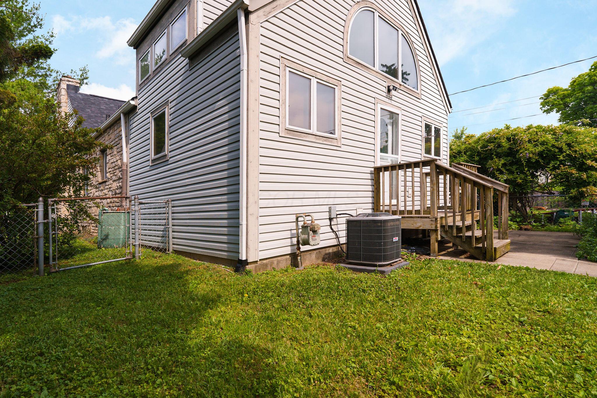 908 Vernon Road Columbus, OH 43209 - Photo 23 of 36 Rear/Addition