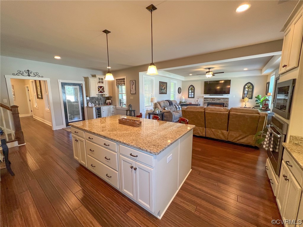 307 Country Club Road Crewe, VA 23930 - Photo 12 of 50 a very nice looking living room with wooden floor