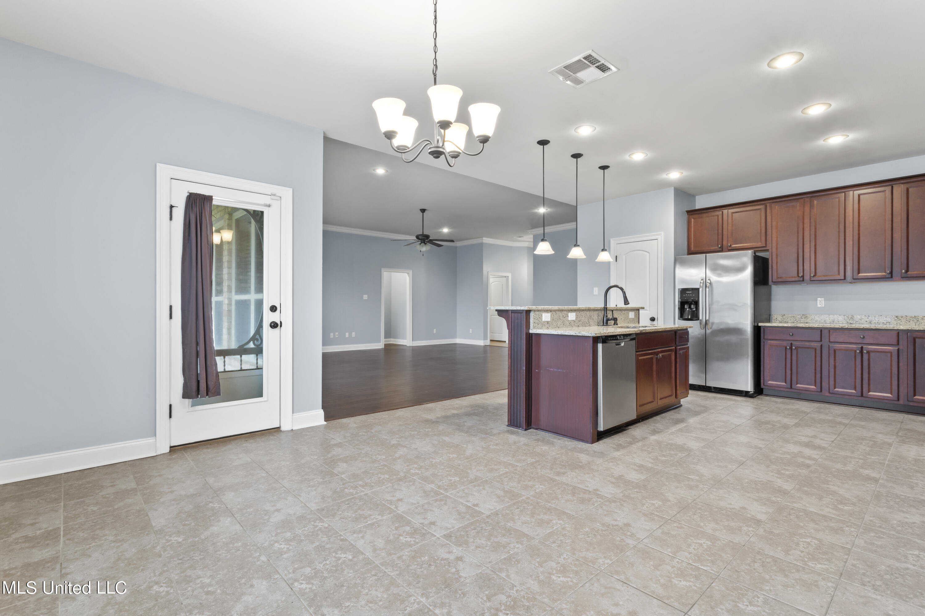 14255 Whippoorwill Road Gulfport, MS 39503 - Photo 14 of 32 014