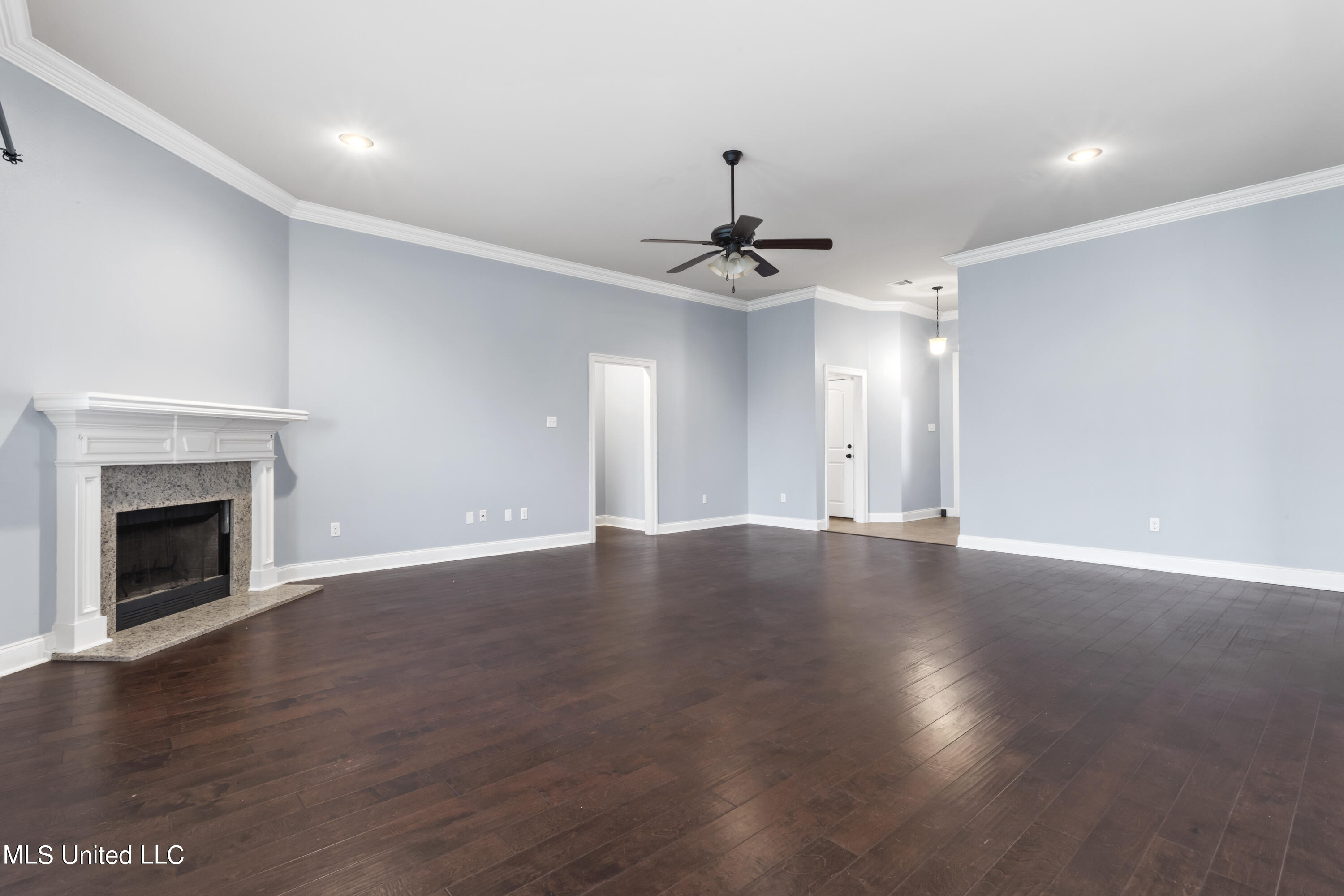 14255 Whippoorwill Road Gulfport, MS 39503 - Photo 5 of 32 005