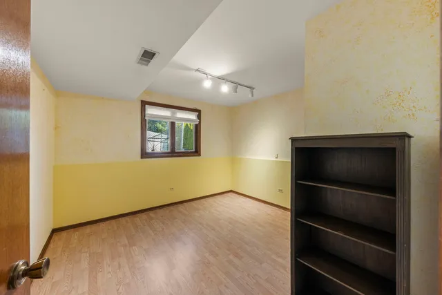 $395,000 | 3068 Hickory Road, Homewood, IL 60430