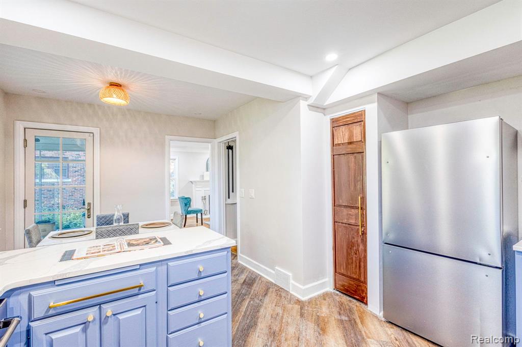 928 Pemberton Road Grosse Pointe Park, MI 48230 - Photo 8 of 29