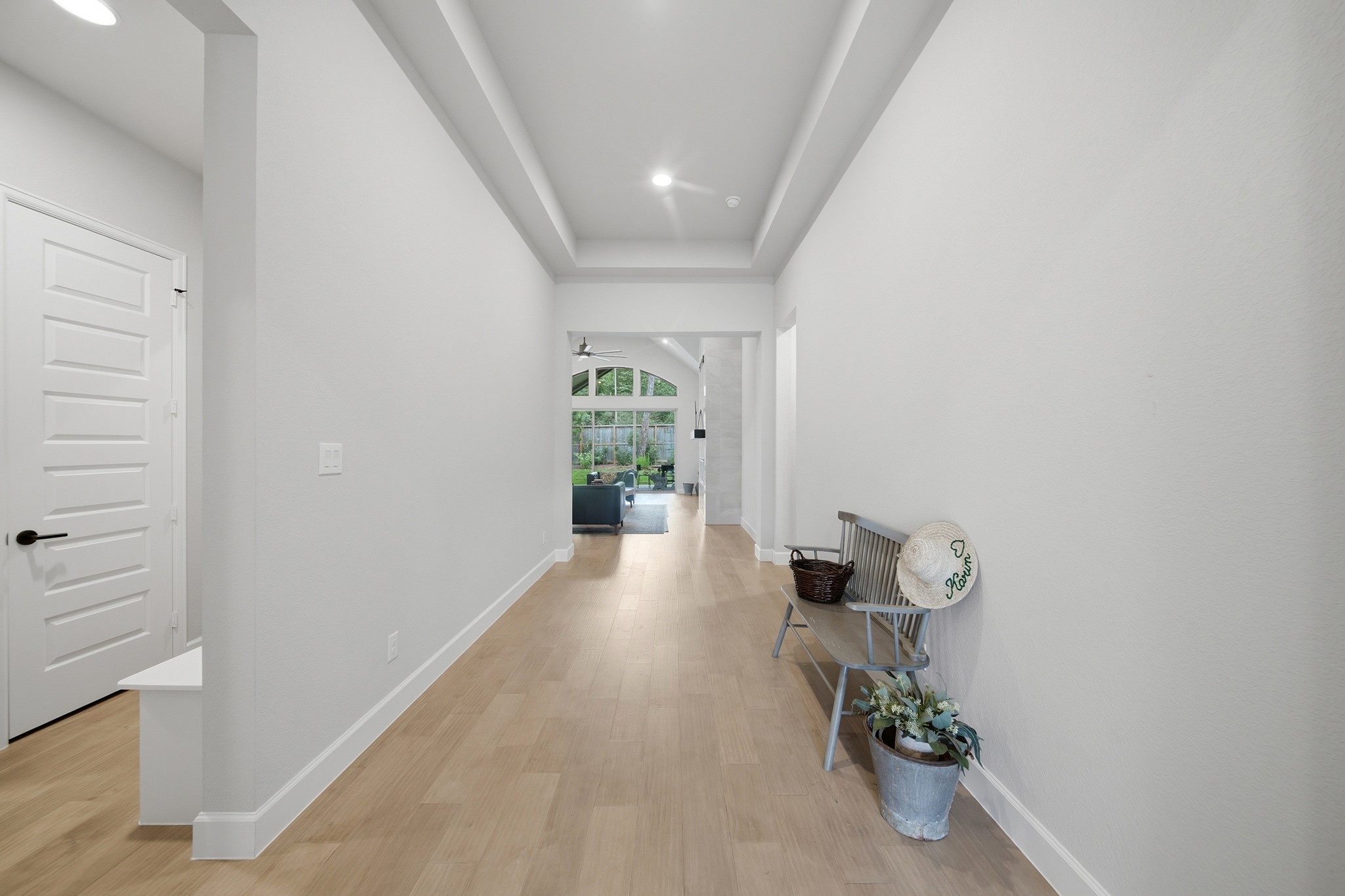 218 Wooded Rill Court Conroe, TX 77318 - Photo 8 of 50 Foyer
