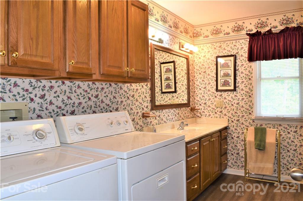 758 Shoreline Road Badin Lake, NC 28127 - Photo 19 of 48 Gallery Image 19