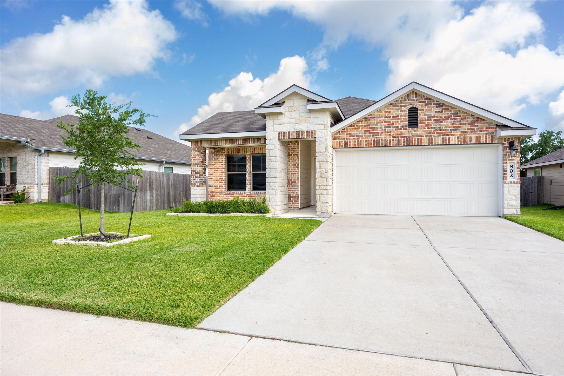 802 Legrand Street Brenham, TX 77833 - Photo 2 of 16