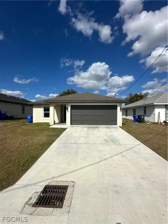 $2,200 | 136 Francis Avenue, Fort Myers, FL 33916