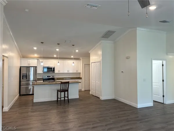 $2,200 | 136 Francis Avenue, Fort Myers, FL 33916