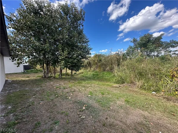 $2,200 | 136 Francis Avenue, Fort Myers, FL 33916